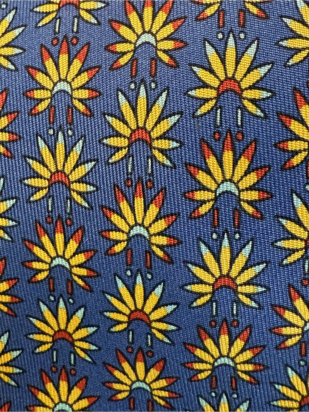 Men’s Hermes Paris Native Headdress Silk Tie - Picture 3 of 8